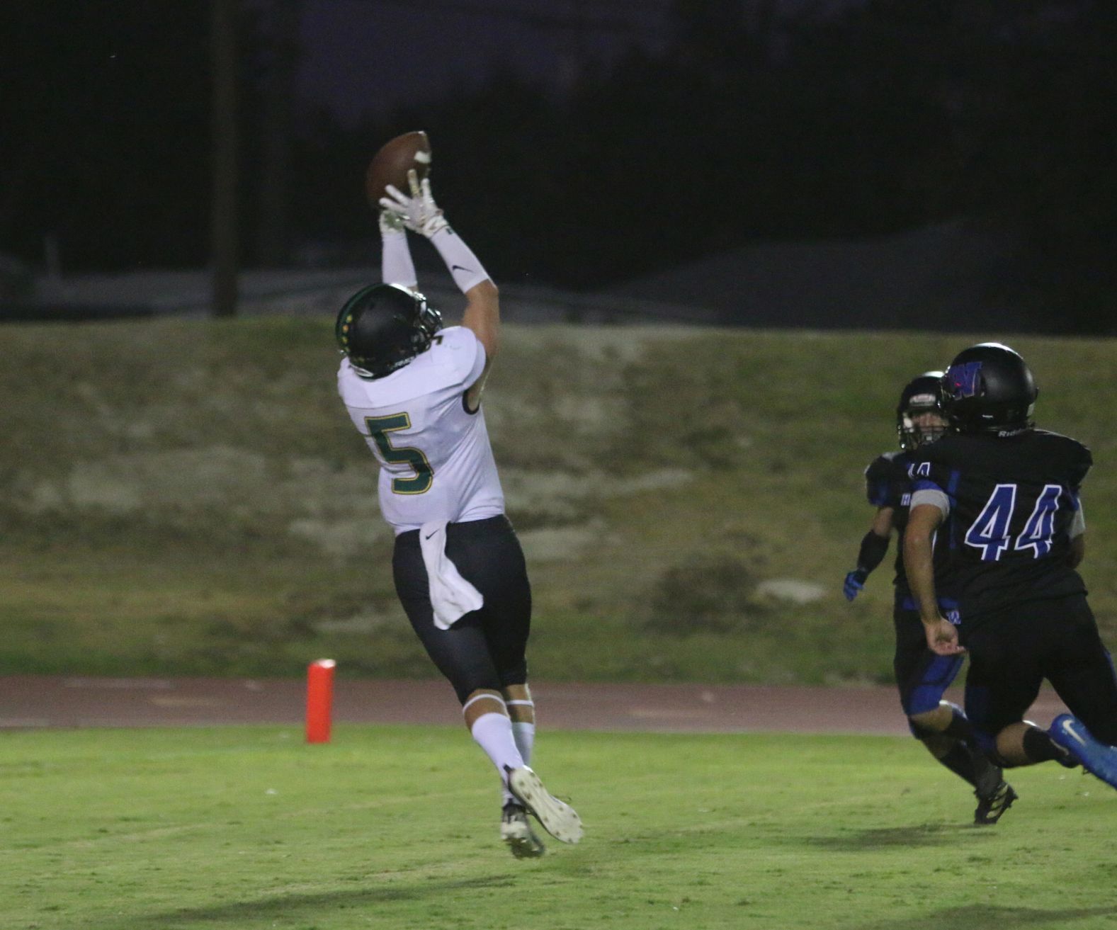 Golden Bears even up Clash of the Claws with air attack